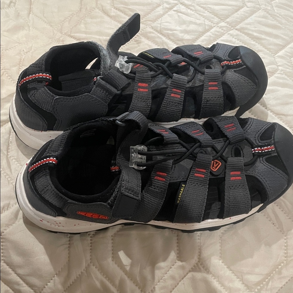 Keen Kids Black and Red Sandals (A)